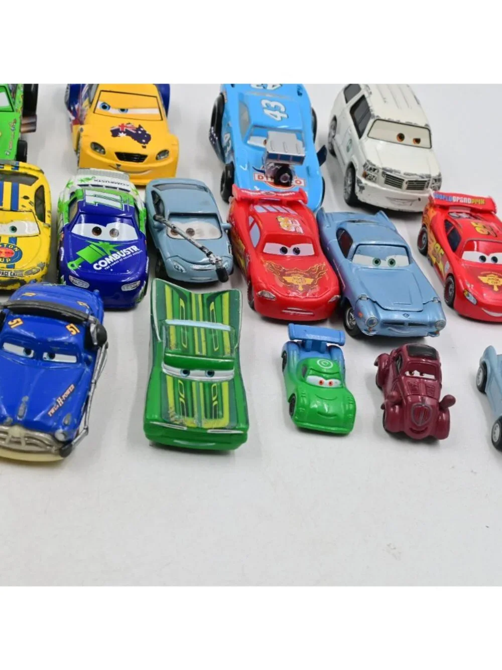 Disney Pixar Cars Diecast Lot of 25 Mattel 1:55 Lightning McQueen Mater King